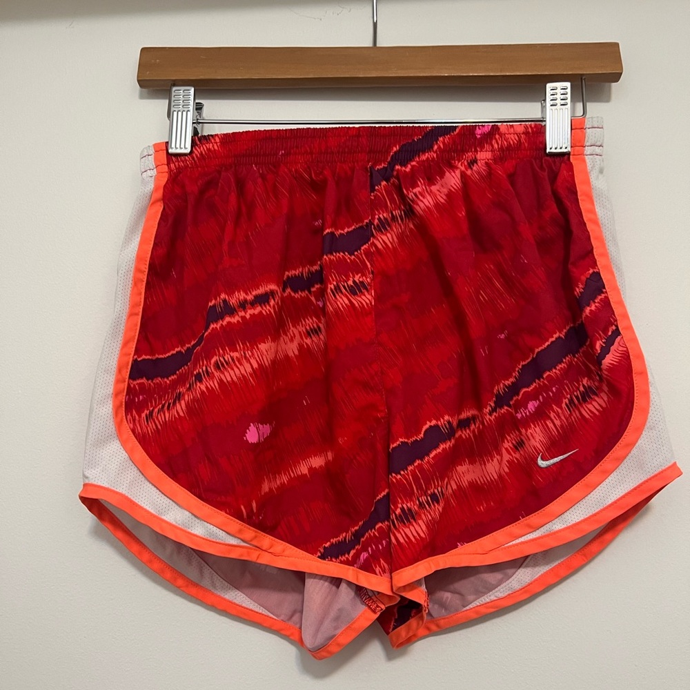 Nike Women's Tempo Fashion Shorts